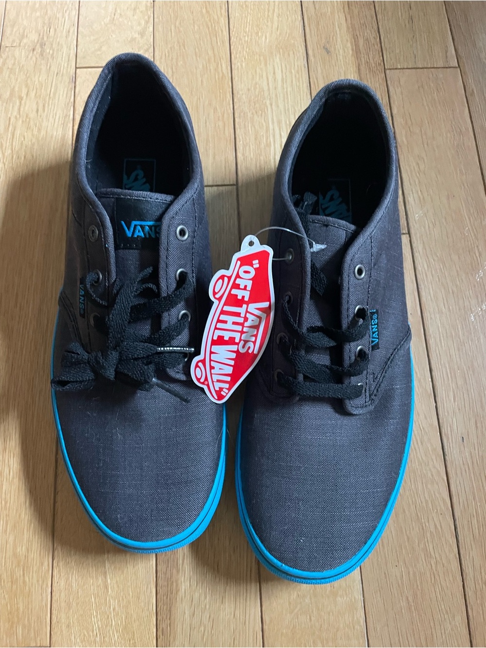 Vans Kids (boys) Black Canvas Sneakers / shoes with Blue Trim size 7